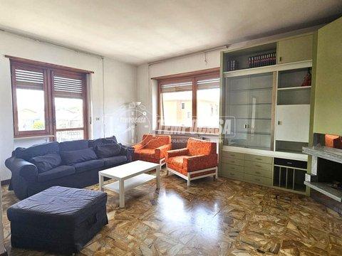 Appartamento su due piani in Via Bussoleno, 92, Terracorta - Leumann, Collegno