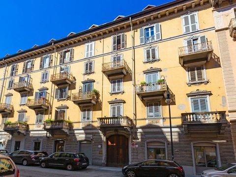 Bilocale in Via Magenta, 52, Crocetta, Torino