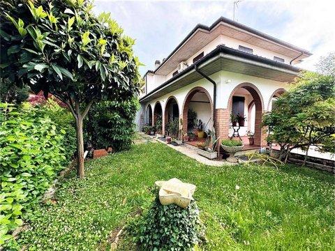Villa in Via Spinelli, Castel San Pietro Terme