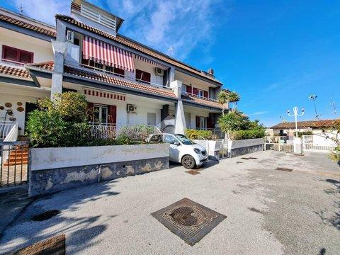 Villetta a schiera in via P. E. Imbriani, 23, Quarto