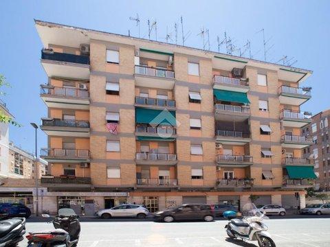 Trilocale in Viale Giacomo Matteotti, s.n.c, Matteotti-Uliveto-Buonarroti, Civitavecchia
