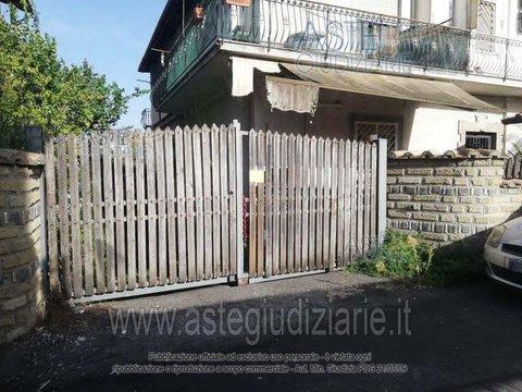 Appartamento in Via Trabia, 31, Borghesiana - Finocchio, Roma