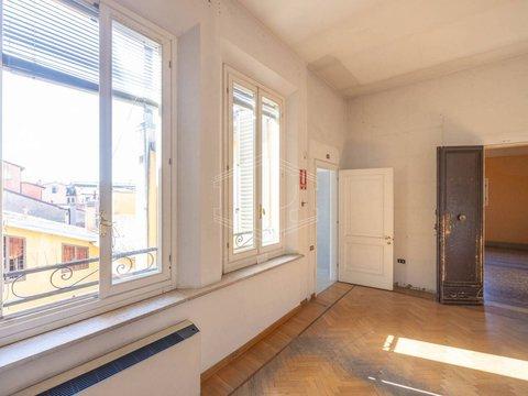 Appartamento in Strada Maggiore, Centro Storico, Bologna