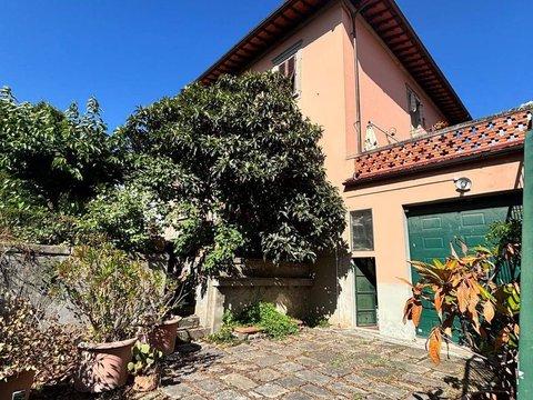 Villetta bifamiliare in Viale Duca della Vittoria, s.n.c, Rufina