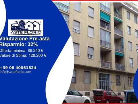 Trilocale in Via Canelli, 95, Lingotto, Torino