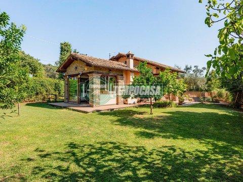 Casa indipendente in Via delle Fossette, Trevignano Romano