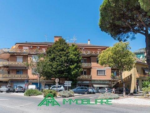 Quadrilocale in Via Frascati, 6, Colonna