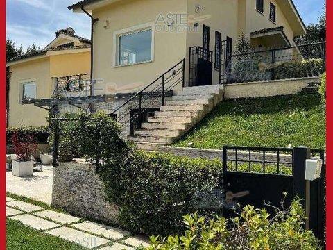 Appartamento in Via delle Gardenie, 6, Sacrofano