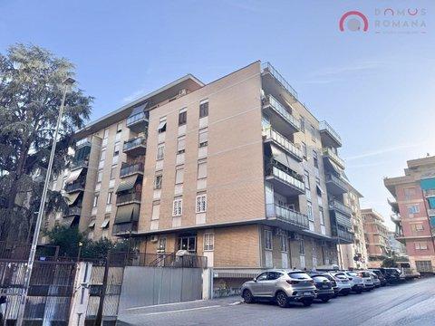 Trilocale in Via Ernesto Nathan, Magliana Nuova - Pian Due Torri, Roma