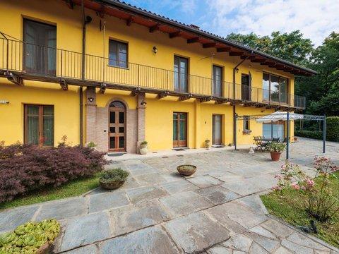 Appartamento in strada San Genesio, Castagneto Po
