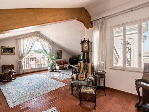 Appartamento in Via della Trinità dei Pellegrini, Piazza del Popolo - Piazza Navona - Quirinale, Roma