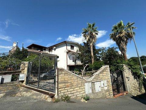 Bilocale in via Trisobbio, 10, Montespaccato, Roma