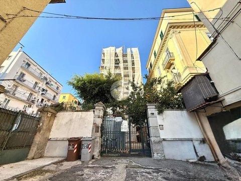 Trilocale in Via Ospizio Pasqualino Cafaro, 20, Bagnoli, Napoli