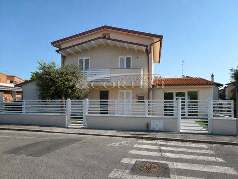 Quadrilocale in Via Ombrone, 10, Centro, Campi Bisenzio