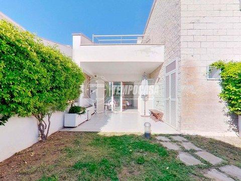 Monolocale in Via Agropoli, Fregene, Fiumicino