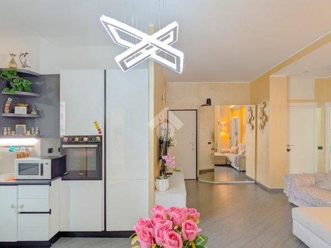 Trilocale in Via Cardinale Mezzofanti, 45, Argonne - Corsica, Milano