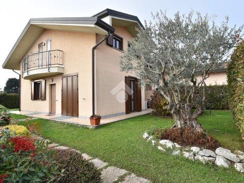 Villetta a schiera in Via Aldo Moro, 3, Liscate
