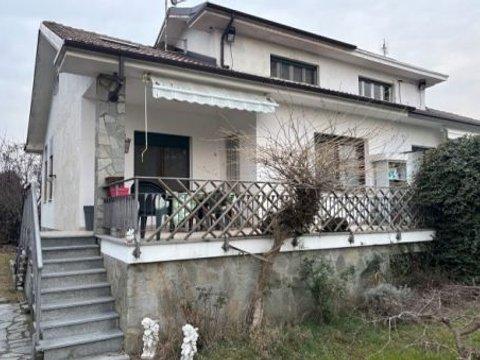 Villa in Via Saluzzo, 47, Cavour