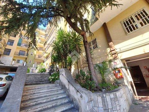 Appartamento in Vico delle Nocelle, s.n.c, Materdei, Napoli