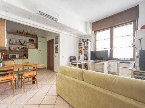 Bilocale in Via Giovanni Bellezza, 15, Bocconi, Milano