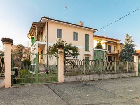 Quadrilocale in via Giuseppe Giusti, 16, Orbassano