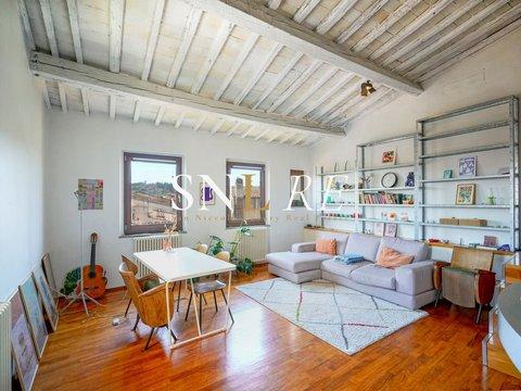 Appartamento su due piani in piazza Sant'Ambrogio, s.n.c, Santa Croce, Firenze