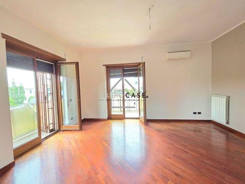 Quadrilocale in Via Campi Flegrei, 20, Zona Alta - Solfatara - Rione Ortodonico, Pozzuoli