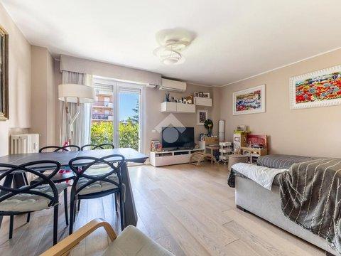 Trilocale in Via Rotterdam, 39, Eur Torrino - Tor di Valle, Roma