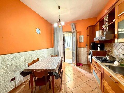 Bilocale in via dell'Arco, 14, Secondigliano, Napoli