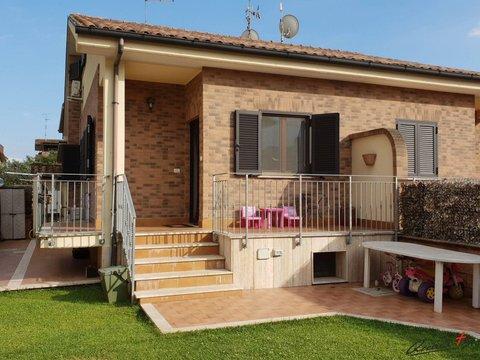 Villa in Via Saltara, Corcolle - San Vittorino, Roma