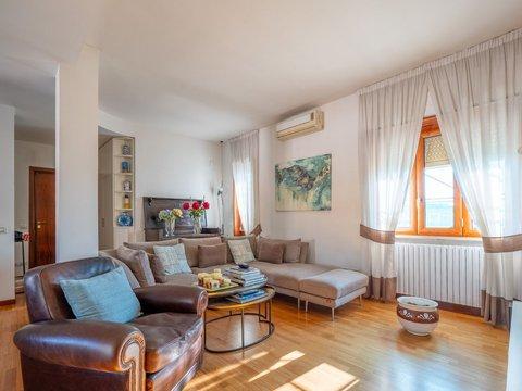 Appartamento in Via Piedigrotta, 11, Chiaia-Mergellina, Napoli