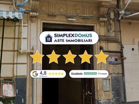 Quadrilocale in Via Benedetto Cairoli, San Lorenzo, Napoli
