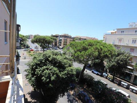 Quadrilocale in Via Carlo del Greco, 2, Ostia Levante, Roma