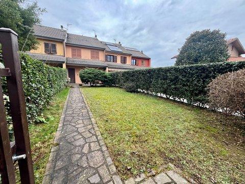 Villetta a schiera in Viale Giuseppe di Vittorio, 10, Arese