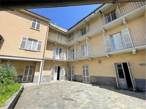 Appartamento in Vicolo del Gallo, 5, Centro Storico, Chieri