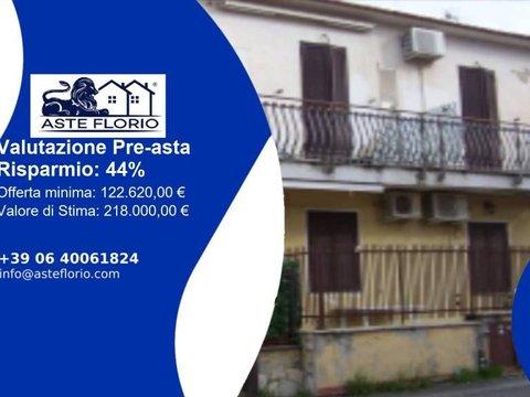 Bilocale in Via Agostino Paris, Cava dei Selci, Marino
