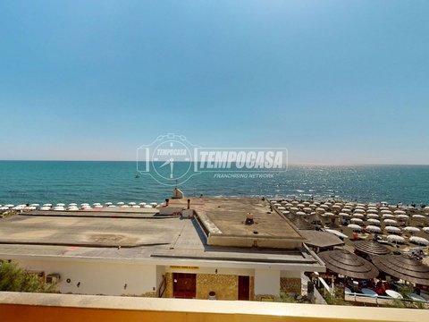 Trilocale in Via del Mare, 51, Centro, Ladispoli