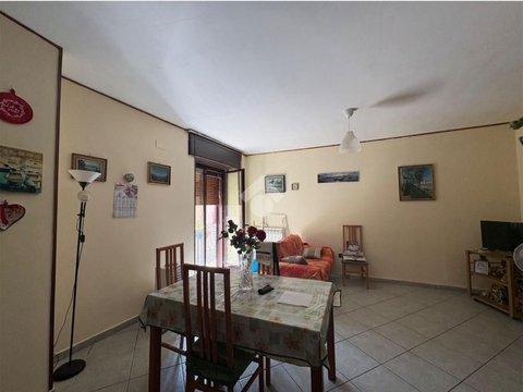 Trilocale in Corso Umberto I, 147, Centro Città, Marano di Napoli