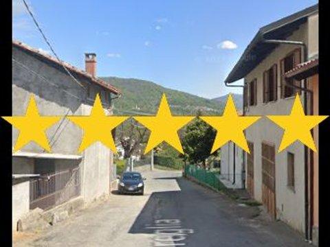 Villa in strada Oreglia, Cumiana
