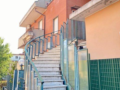 Appartamento su due piani in Via Francesco Torfanini, Labaro - Prima Porta, Roma