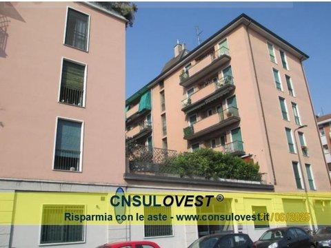 Appartamento su due piani in Via Lesa, 5, Maggiolina - Villaggio dei Giornalisti, Milano
