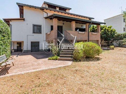 Casa indipendente in Via di Castel di Leva, 252, Castel di Leva, Roma