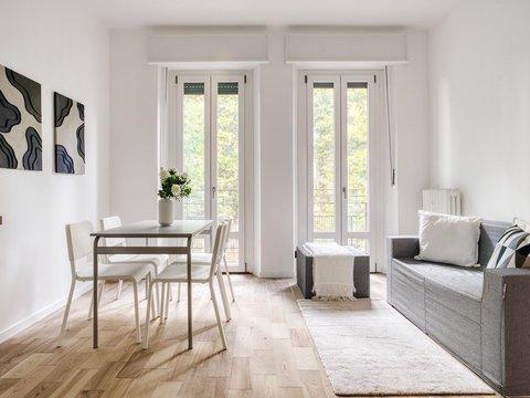 Trilocale in Via Valtellina, 46, Isola, Milano