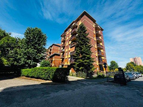 Bilocale in Via Zurigo, 12, Inganni, Milano