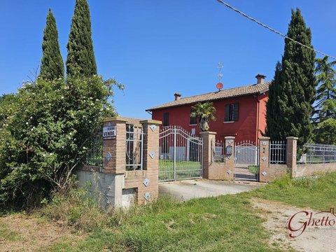 Villa in Via dei Cacciatori, 4460, Crevalcore