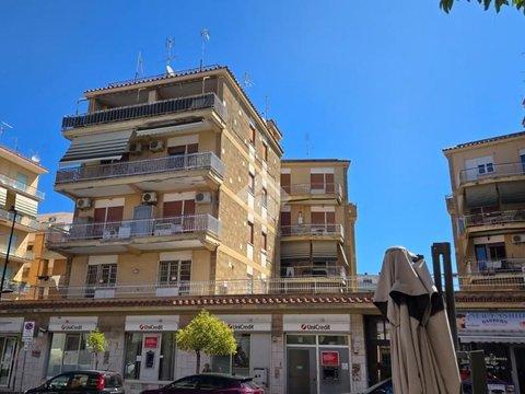 Trilocale in Via Roma, 172, Centro, Pomezia