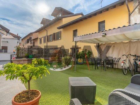 Villetta bifamiliare in Vicolo Vidiserti, 10, San Pietro-Pace, Rho
