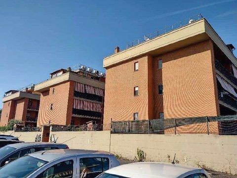 Bilocale in Via Balsorano, 44, Lunghezza - Villaggio Prenestino, Roma