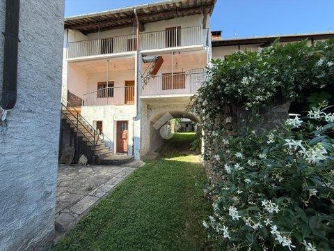 Villetta bifamiliare in Strada comunale, s.n.c, Barone Canavese