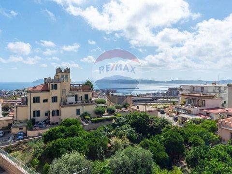 Trilocale in Viale Bognar, Zona Alta - Solfatara - Rione Ortodonico, Pozzuoli